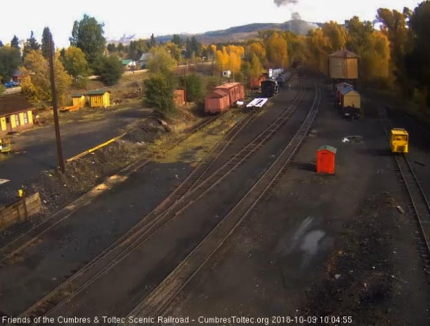 2018-10-09 The last cars enter the curve north of the yard.jpg