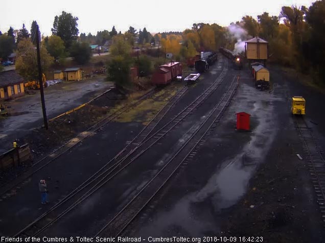 2018-10-09 Its cold, wet and gray as the 487 passes the tank.jpg