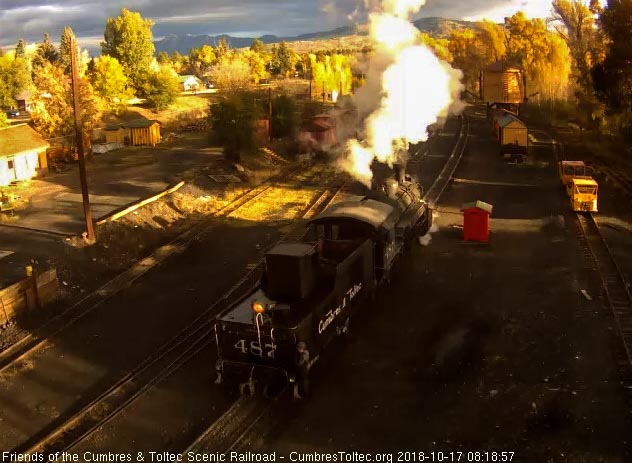 2018-10-17 The hostlers back the 487 toward the coal dock lead.jpg
