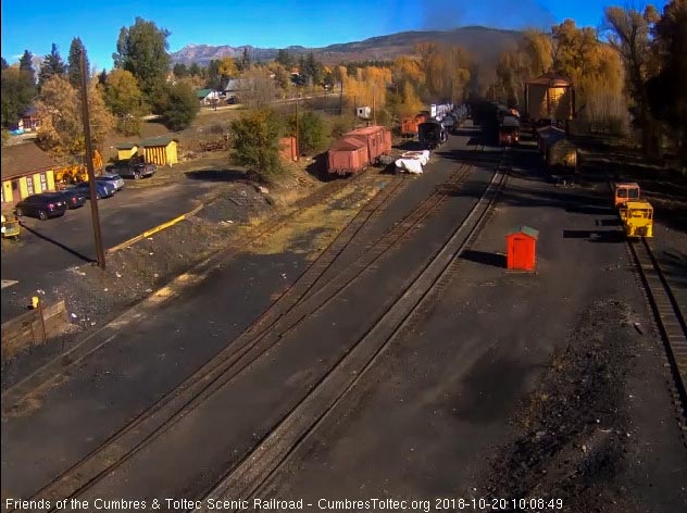 2018-10-20 The parlor Colorado is passing the tank as the front of the train is into the curve.jpg