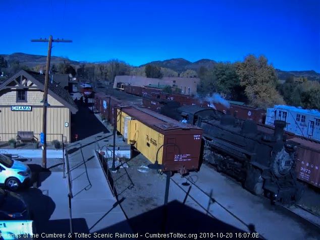 2018-10-20 Passing the depot as it heads to the wye.jpg
