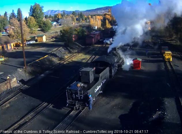 2018-10-21 The 487 now heads to the coal dock.jpg