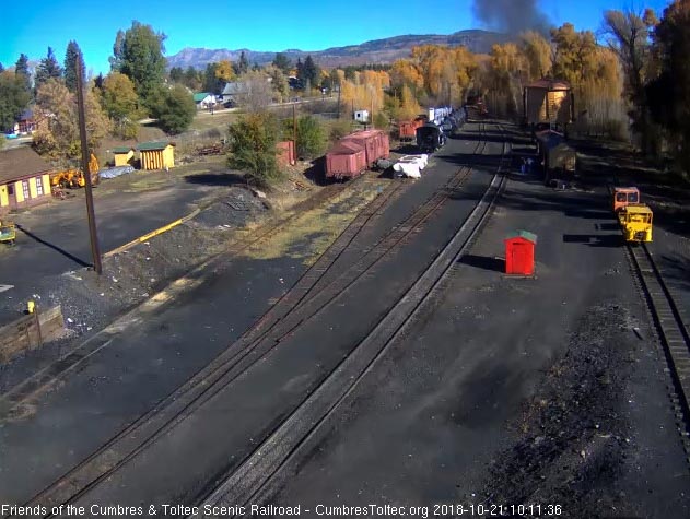 2018-10-21 The last cars of the last 216 for this season enter the curve.jpg