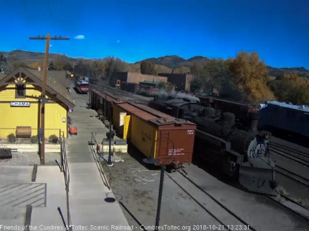 2018-10-21 The 487 passes the depot as it heads to the wye.jpg