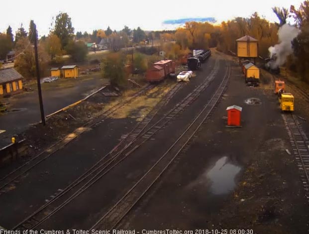 2018-10-25 The 484 is now at the tank taking on water.jpg