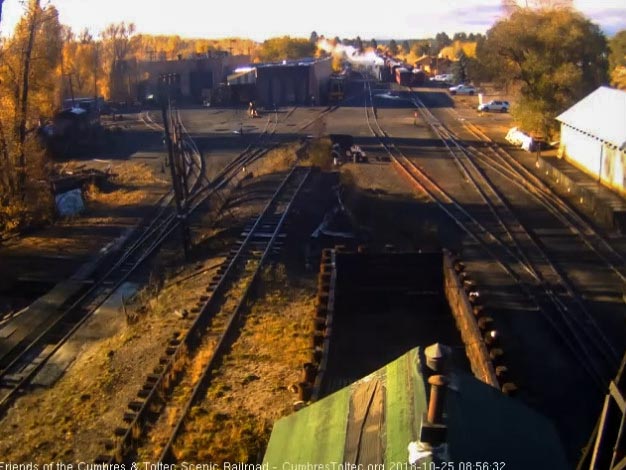 2018-10-25 The 484 has now moved into south yard.jpg