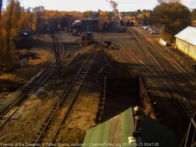 2018-10-25 The 15 has moved away from its parking stop as we see the 484 smoking in south yard.jpg