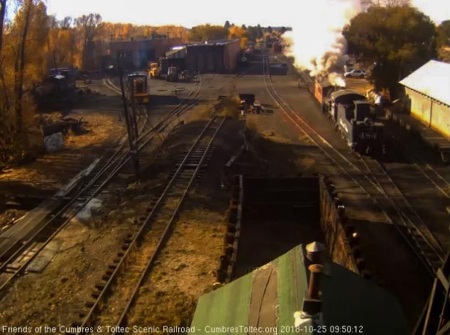 2018-10-25 As it comes by the woodshop, its the sam little train from yesterday, meanwhile 15 moves toward the house.jpg