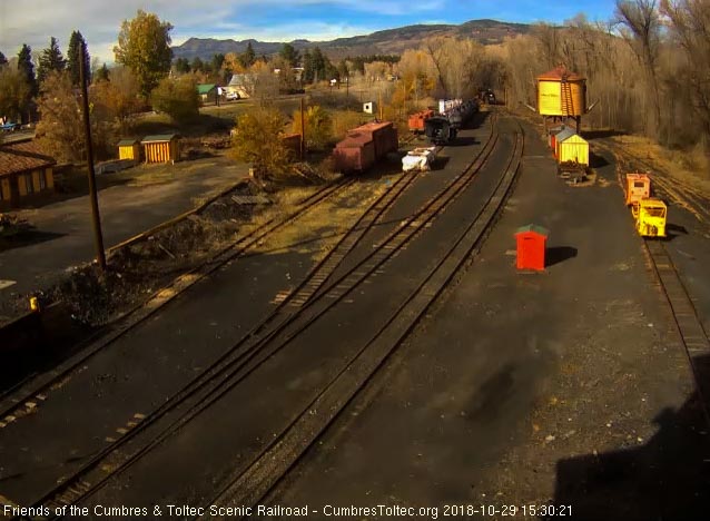 2018-10-29 The 487 brings the empty ballast train back into Chama.jpg