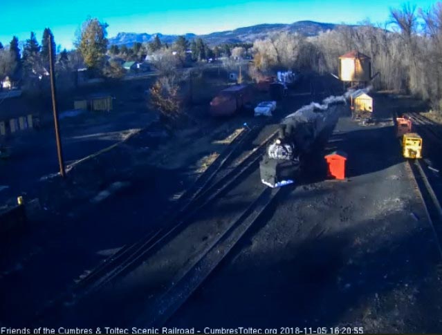 2018-11-05 As the 487 approaches the tippple, we see the snow on the bottom of the plow.jpg