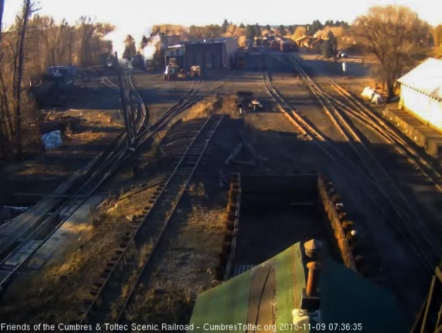 2018-11-09 488 is backing through the west stall and must be shoving 487 behind.jpg