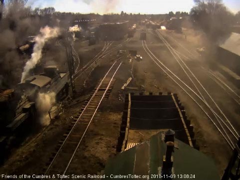 2018-11-09 The 487 stops again at the pit.jpg