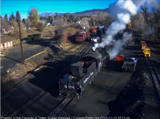 2018-11-10 The 488 backs toward the coal dock lead.jpg
