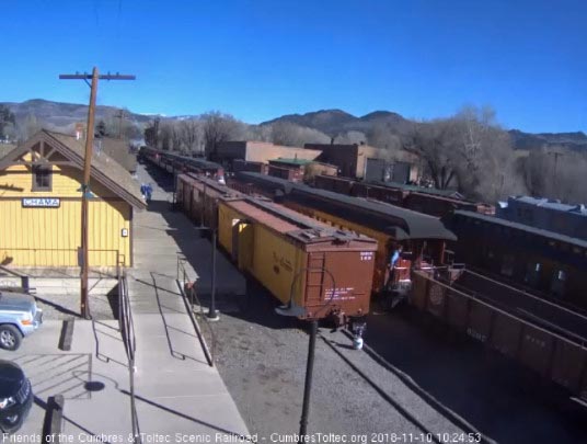 2018-11-10 After giving the high ball, the conductor climbs aboard the parlor Colorado.jpg
