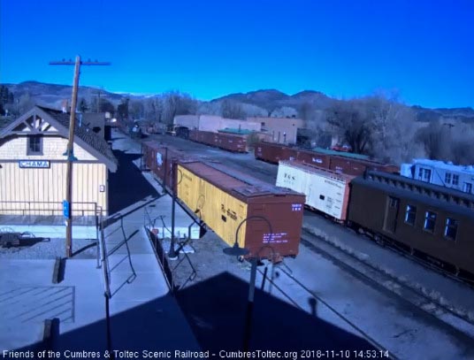 2018-11-10 The 487 approaches the depot where it will stop to let off the few people who rode back from Cumbres.jpg