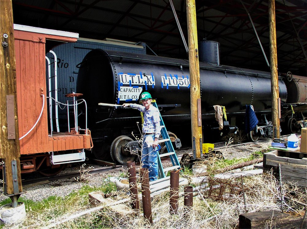 Stenciling is going on to letter UTLX tank car 11050.jpg