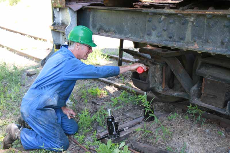 2019.07.31 Working on one of the journal boxes on the 483's tender (1 of 1).jpg