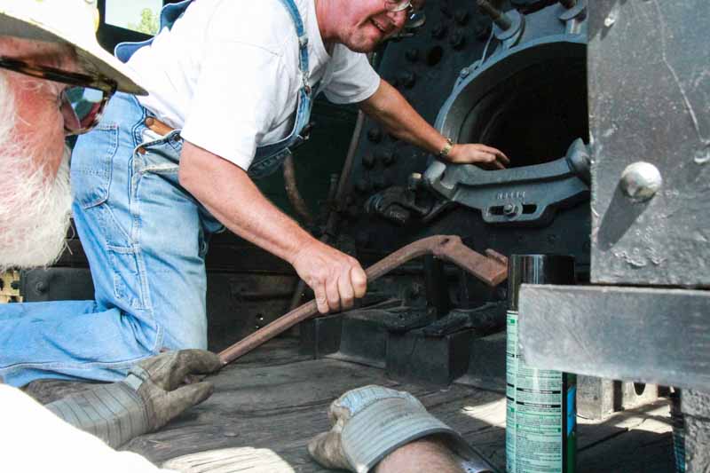2019.08.02 The firebox door is being fitted (1 of 1).jpg