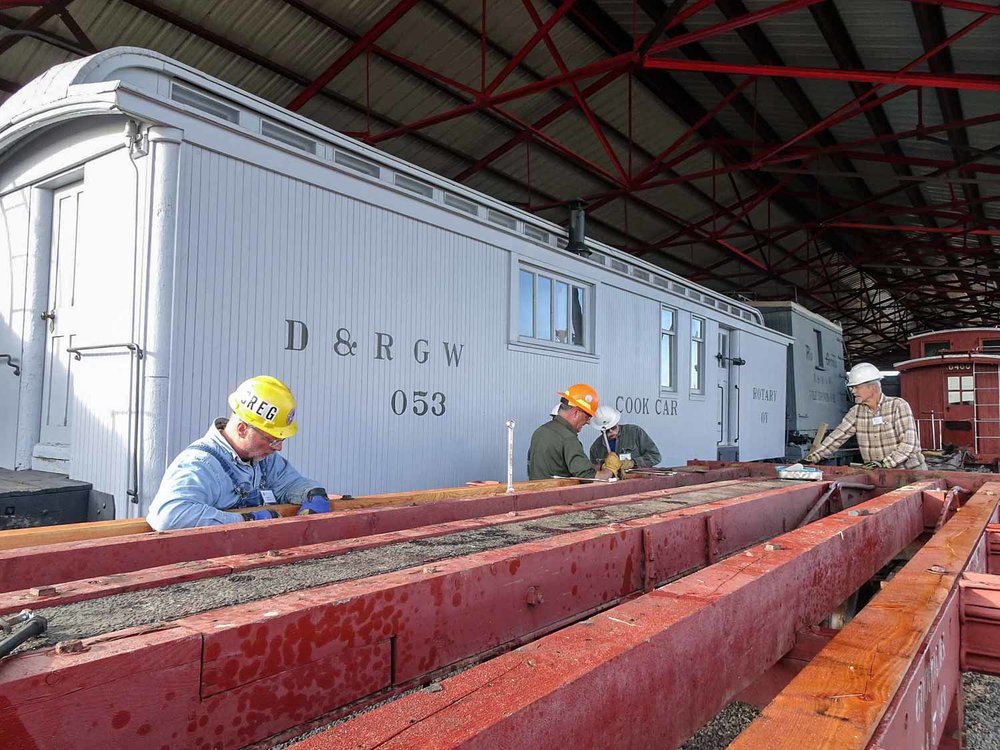 2019.09.24 da 6214 crew working on getting a beam placed (1 of 1).jpg