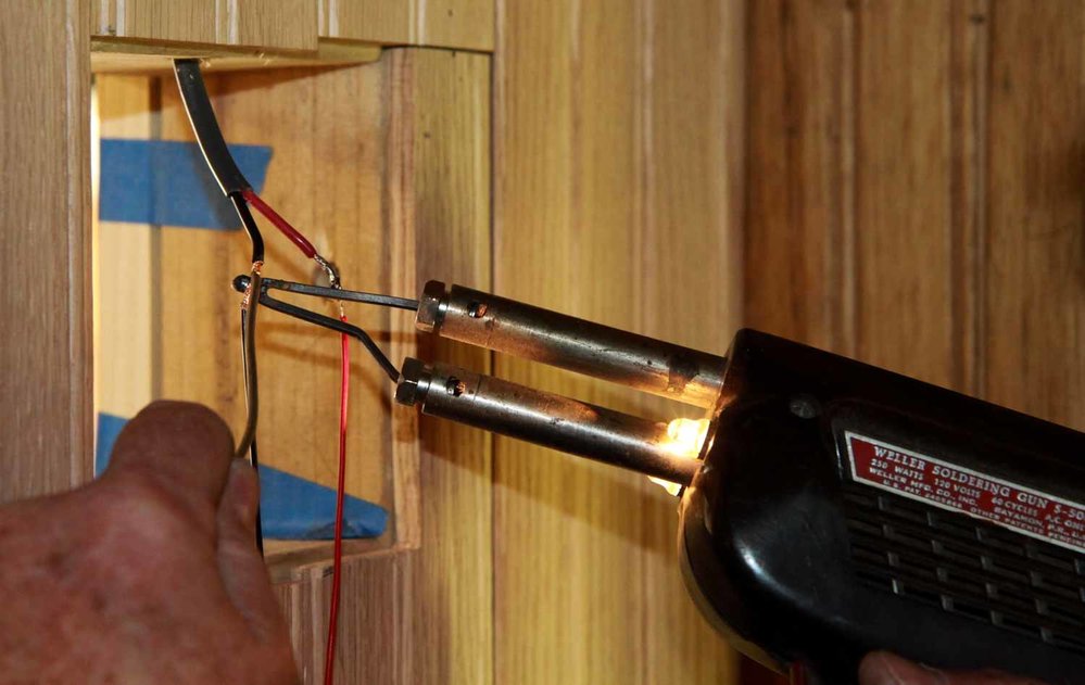 Sodering the wiring in the 5635 (1 of 1).jpg