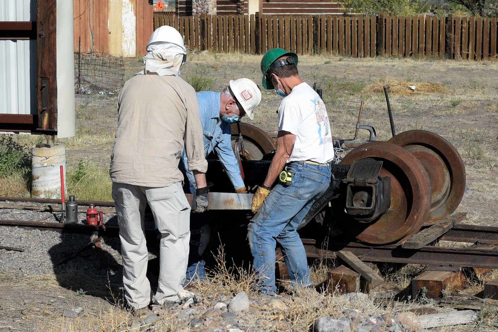 Looks like the crew is using a large beam to move the bolster to get the springs into it (1 of 1).jpg