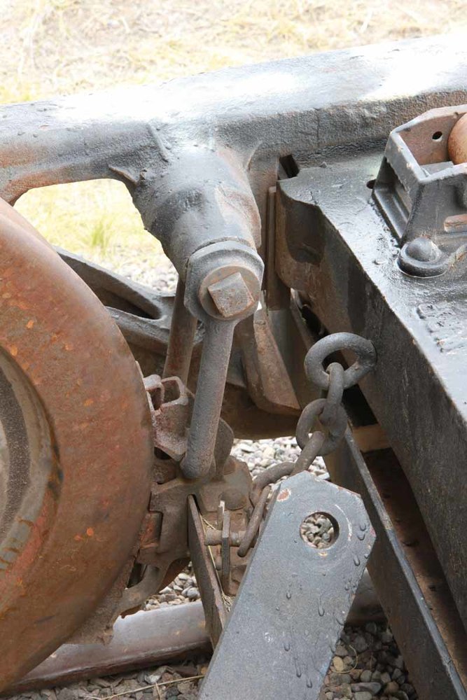 t The brake shoe hanger is on the truck (1 of 1).jpg