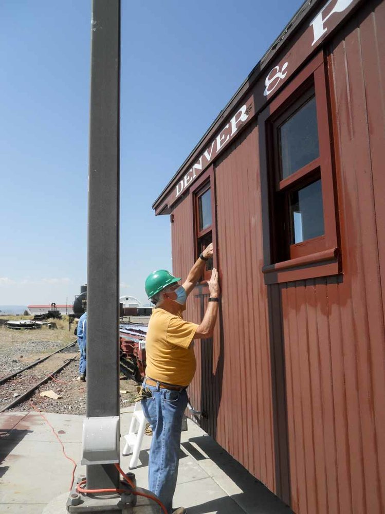 Some touch up painting on caboose 5635 (1 of 1).jpg