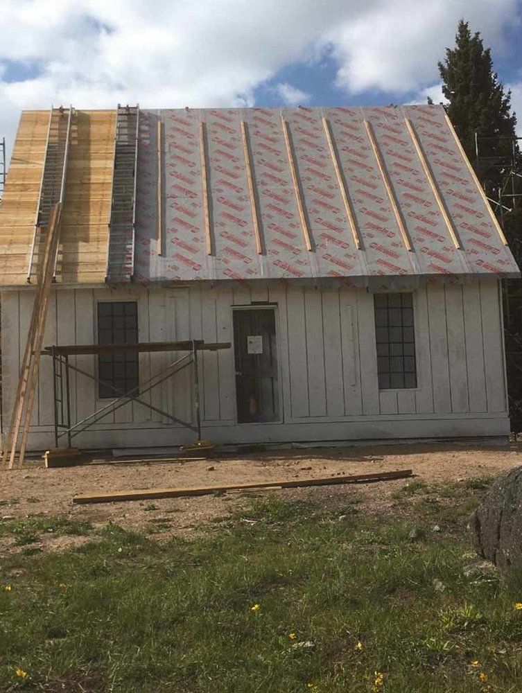 The insulating layer is almost on the whole roof (1 of 1).jpg