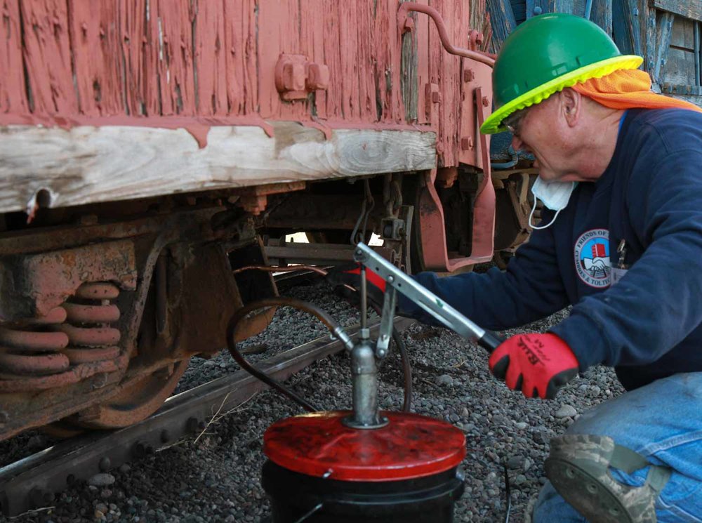 Fresh axle grease is pumped in  (1 of 1).jpg