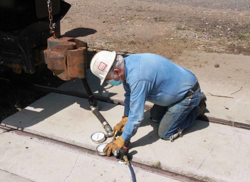 Using the testing jig to make sure the brakes work properly (1 of 1).jpg