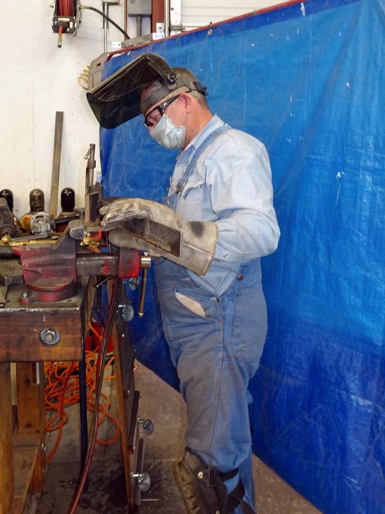 Doing some welding (1 of 1).jpg