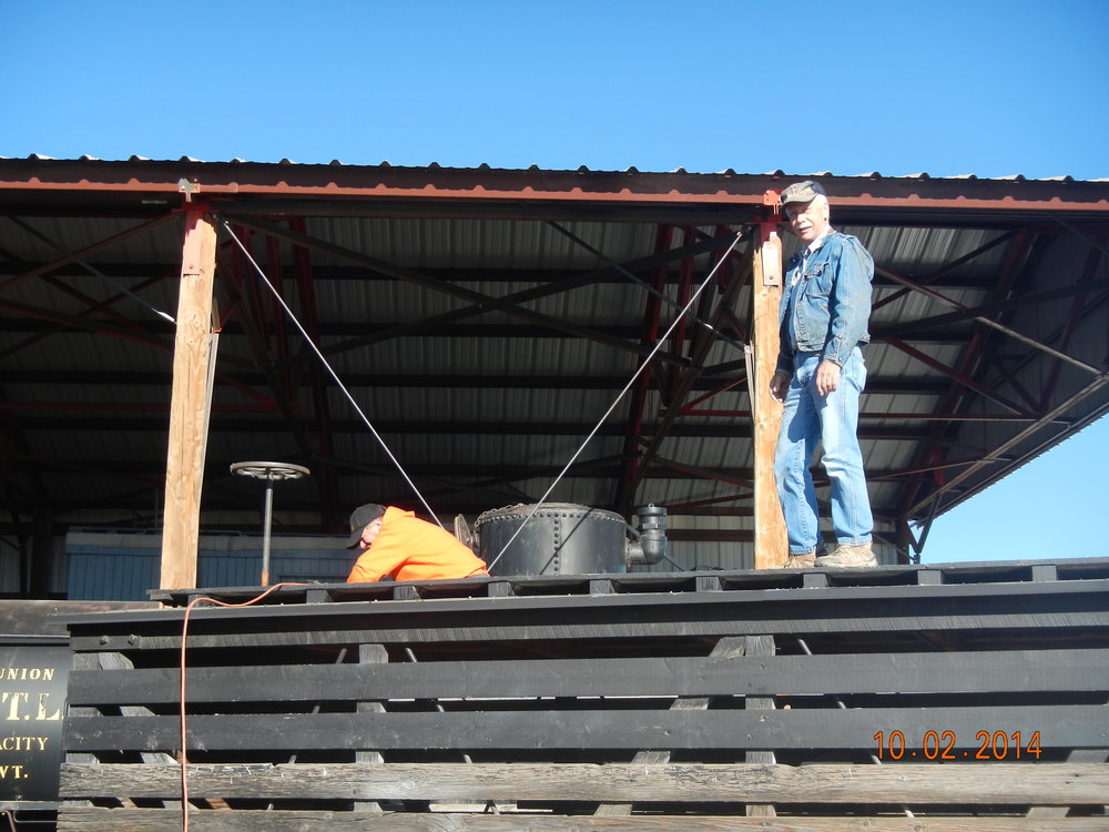 Doug Joslyn and Kevin testing replaced roof walk on 5995.JPG