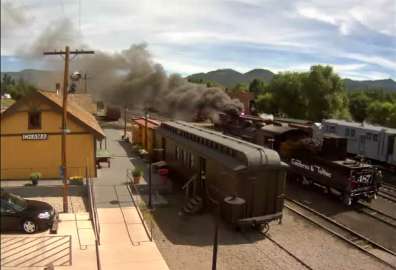 487 backs by the depot in Chama 8.6.15.jpg