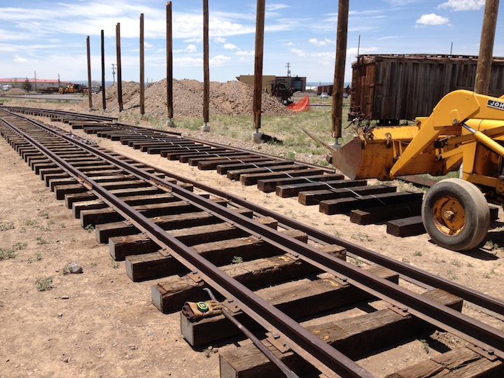 025-laying-ties-and-rails-form-storage-barn-track-03.jpg