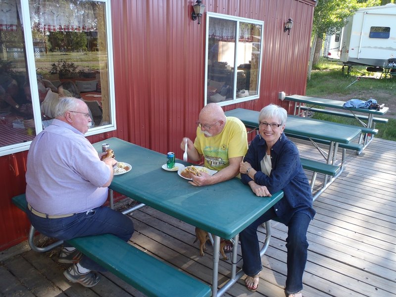 Tom Hiscox and Ed and Valley Lowrance enjoy Session B Barbecue!.jpg