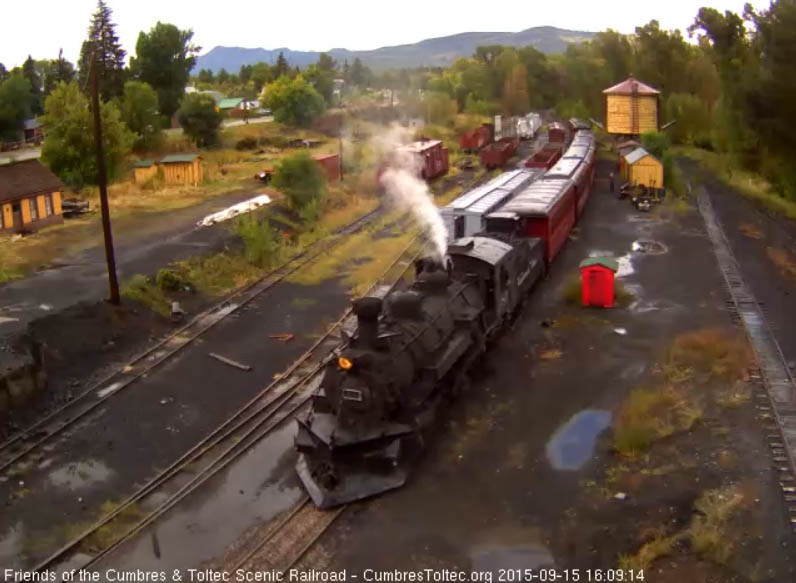 9.15.15 489 leads train 215 into Chama yard.jpg