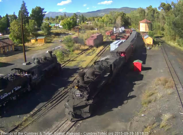 489 brings train 215 into Chama as 487 waits_.jpg