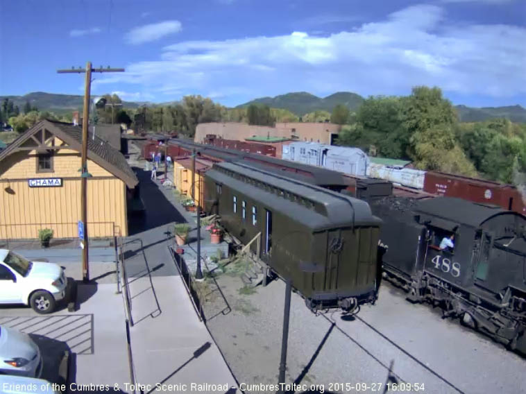 9.27.15 488 has arrived at the depot with 215.jpg