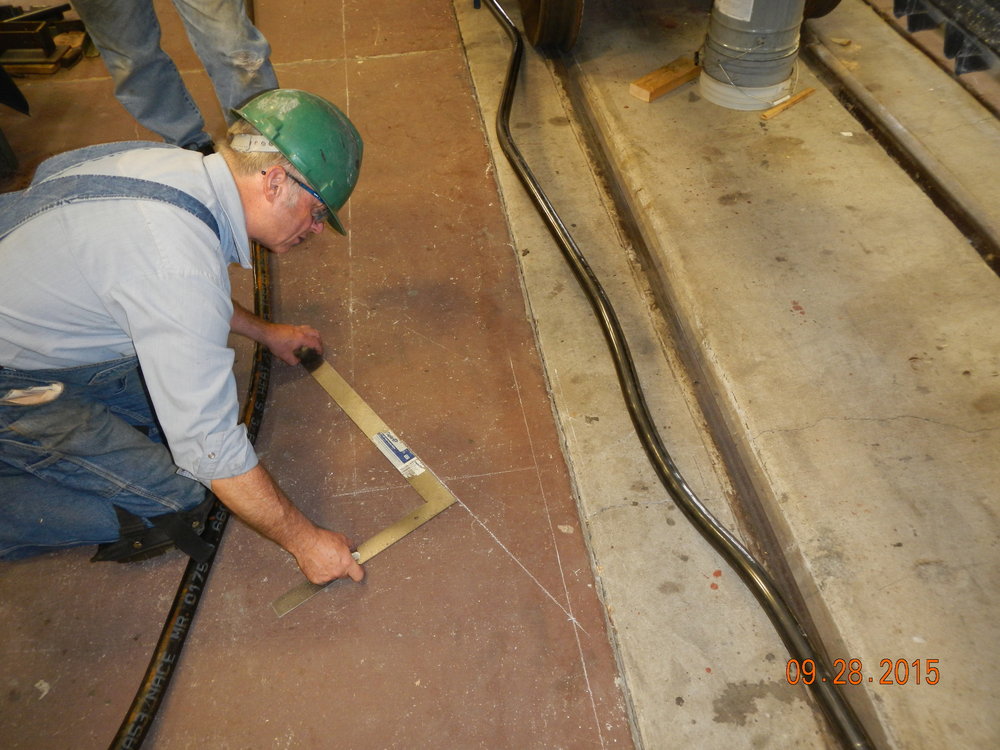 Randy Worwag calculating air line bends.JPG