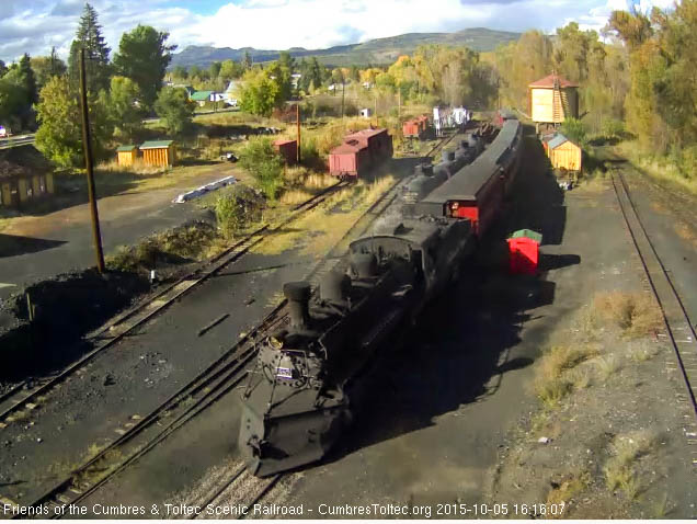 10.5.15 487 brings an 8 car 215 into Chama.jpg