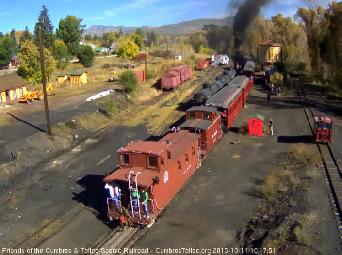 10.11.15 The 2 cabeese on the rear.jpg