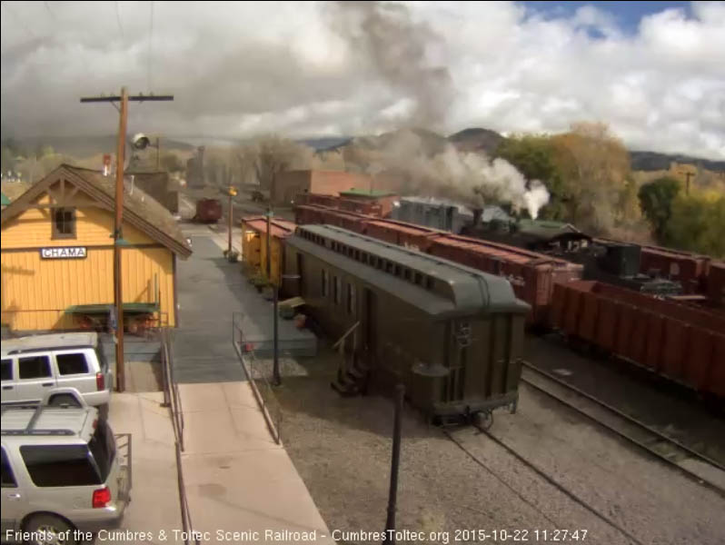 10.22.15 488 is now switching the freight cars.jpg
