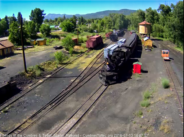 7.13.16 489 leads train 215 into Chama.jpg