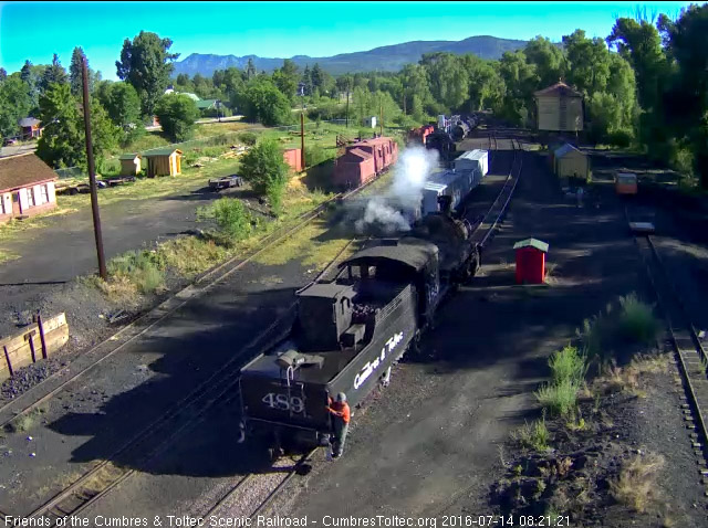 7.14.16 489 backs down the main toward the coal dock lead switch.jpg